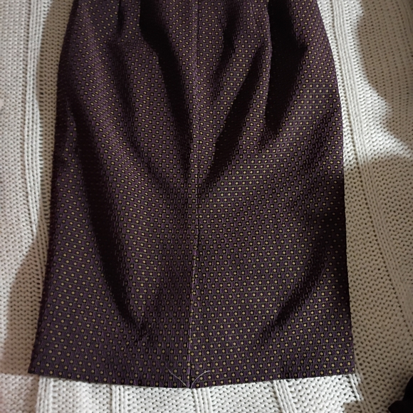Chic Patterned Pencil Skirt - Picture 1 of 9